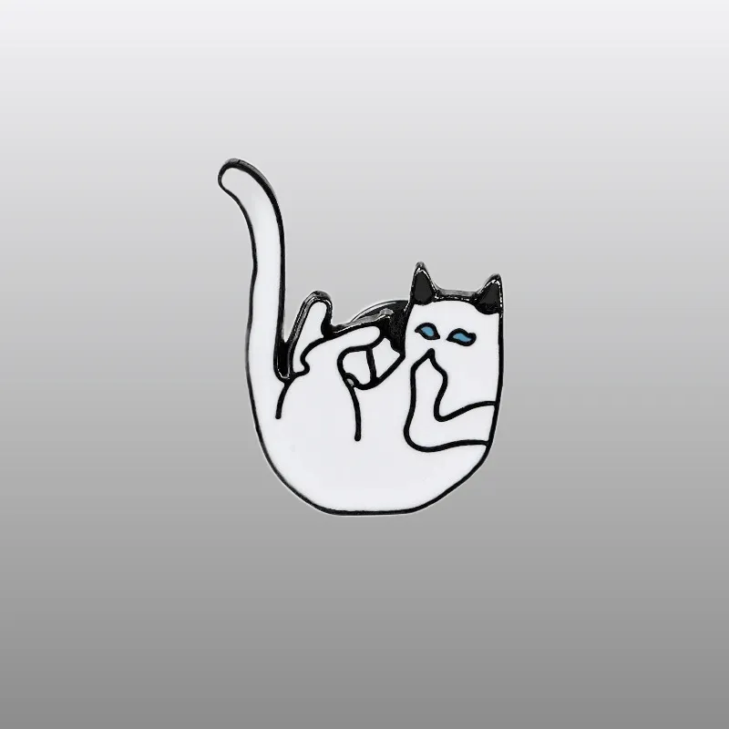 Découvrez le Pin's Animaux - Arty Chat aux Yeux Bleus, un accessoire tendance parfait pour sublimer votre style. Achetez-le dès maintenant et affichez votre passion pour les chats !