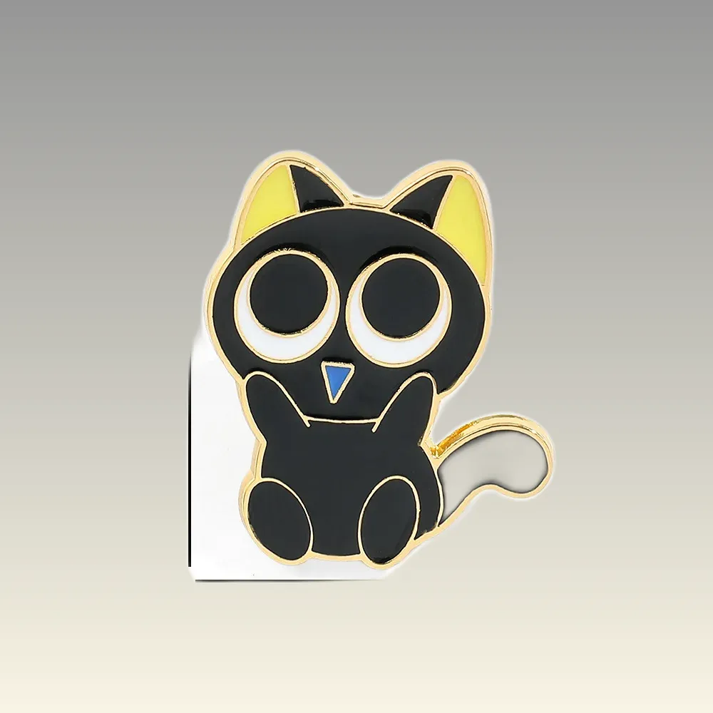Découvrez notre Pin's Animaux - Bébé Chat, un accessoire adorable pour les amoureux des chats ! Achetez maintenant pour ajouter une touche mignonne à votre collection.
