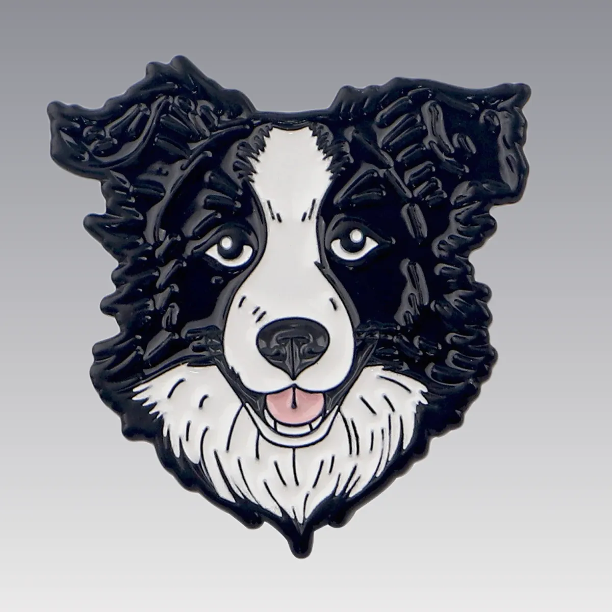 Découvrez notre Pin's Animaux - Border Collie pour ajouter une touche unique à votre collection ! Commandez maintenant et montrez votre amour pour cette race adorable.