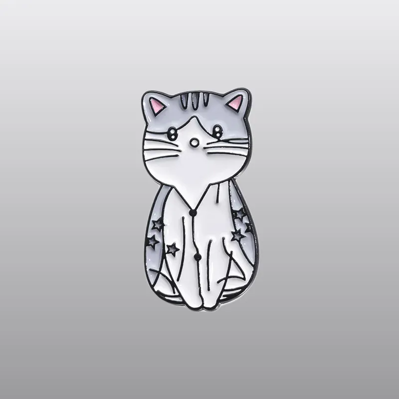 Découvrez le Pin's Animaux - Chat Gris, un accessoire adorable pour les amoureux des chats. Achetez-le dès maintenant pour ajouter une touche unique à votre collection !