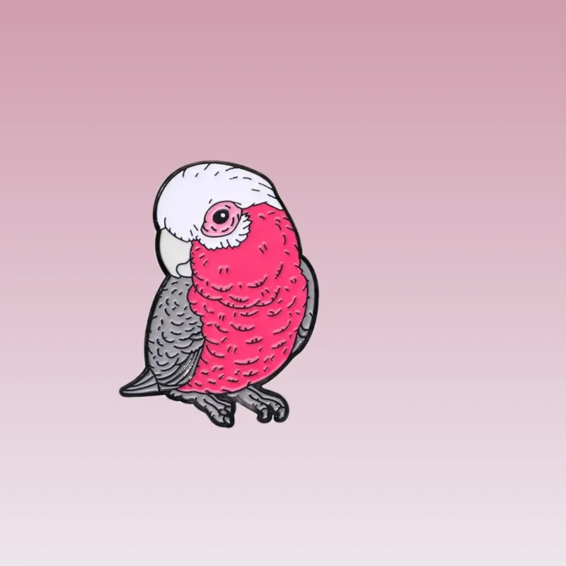 Découvrez notre Pin's Animaux - Oiseau Plumeux, l'accessoire parfait pour ajouter une touche originale à votre tenue. Commandez dès maintenant !