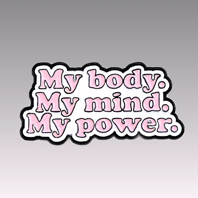 Achetez des pins Féministe - Body Mind Power pour afficher votre soutien à l'égalité des sexes avec style. Parfaits pour accessoiriser vos vêtements et faire passer un message fort !