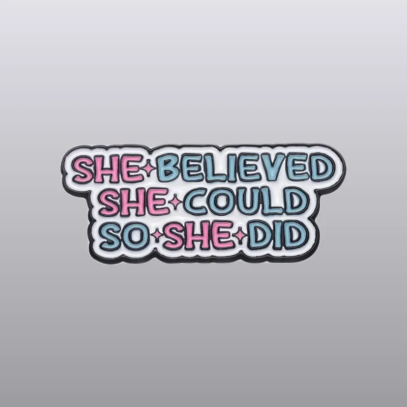 Découvrez les pins Féministe - So She Did, des accessoires engagés idéaux pour afficher vos convictions. Commandez maintenant et montrez votre soutien !
