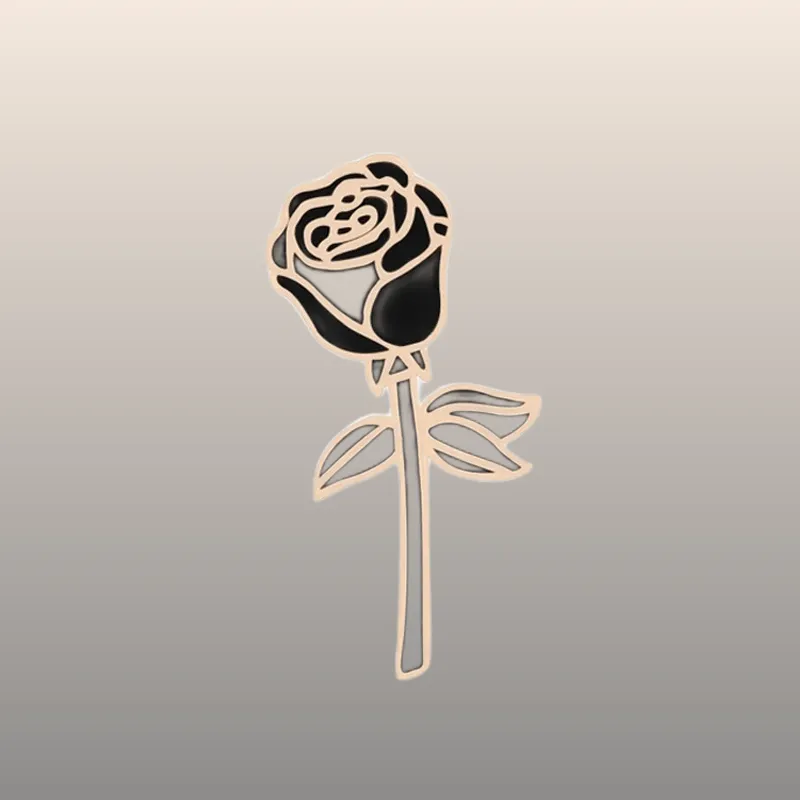 Découvrez nos pins Fleurs - Rose Noire, l'accessoire parfait pour embellir votre tenue. Achetez dès maintenant et ajoutez une touche élégante à votre style !