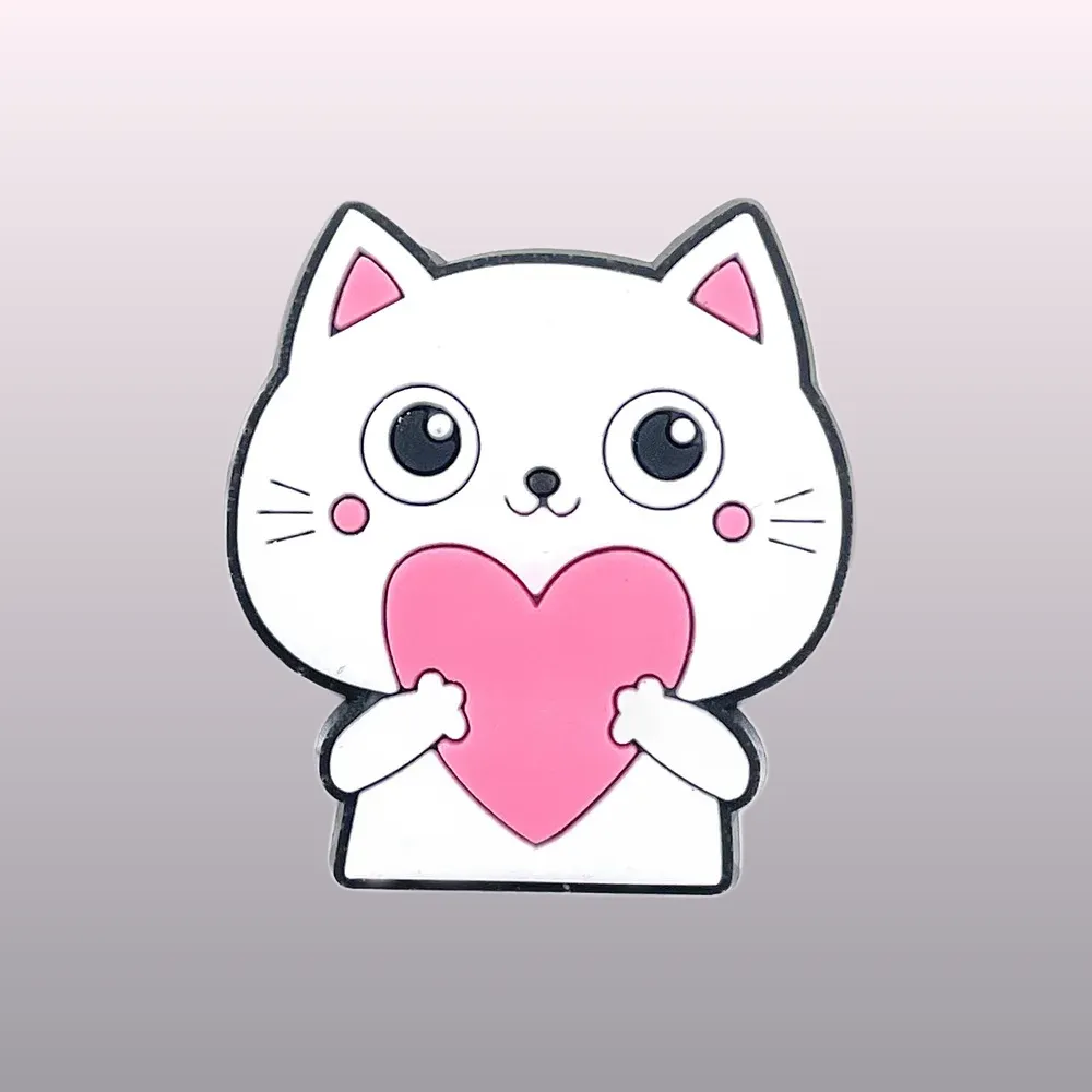 Découvrez notre adorable pin's pour Crocs - Chat <3 et ajoutez une touche personnelle à vos chaussures ! Commandez-le dès maintenant pour un style unique !