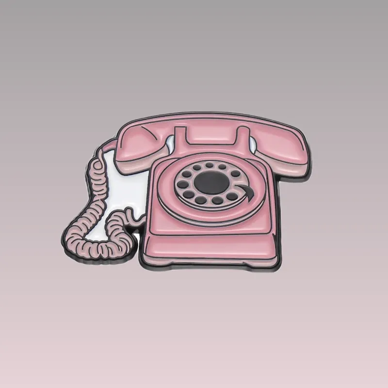 Découvrez nos pins Vintage - Téléphone Rose, un accessoire unique pour sublimer votre style. Achetez maintenant et ajoutez une touche rétro à votre collection !